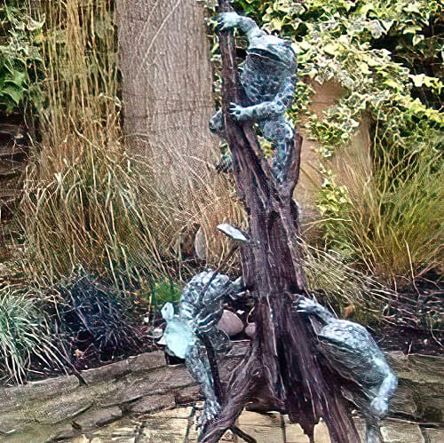 Hollow Cast Bronze Frogs : Three on a Tree